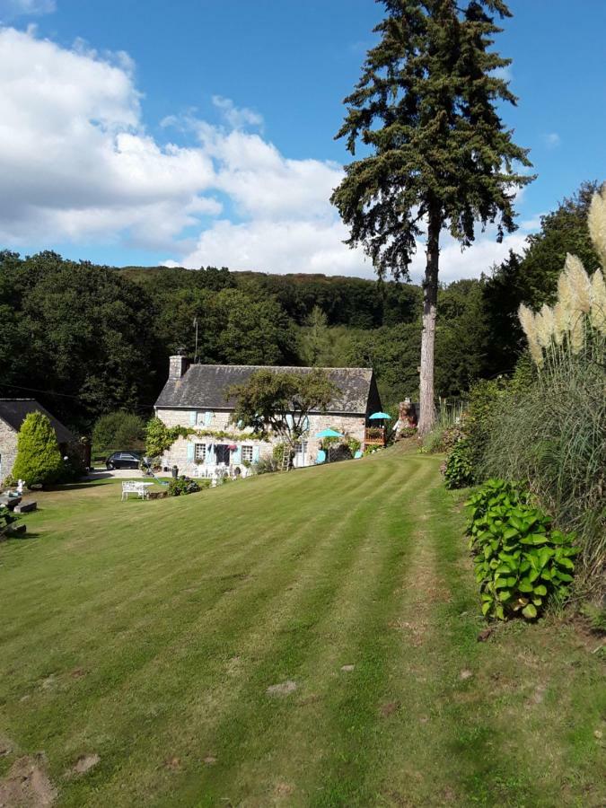 Moulin De La Civiere Bed & Breakfast Kergrist-Moelou Exterior photo