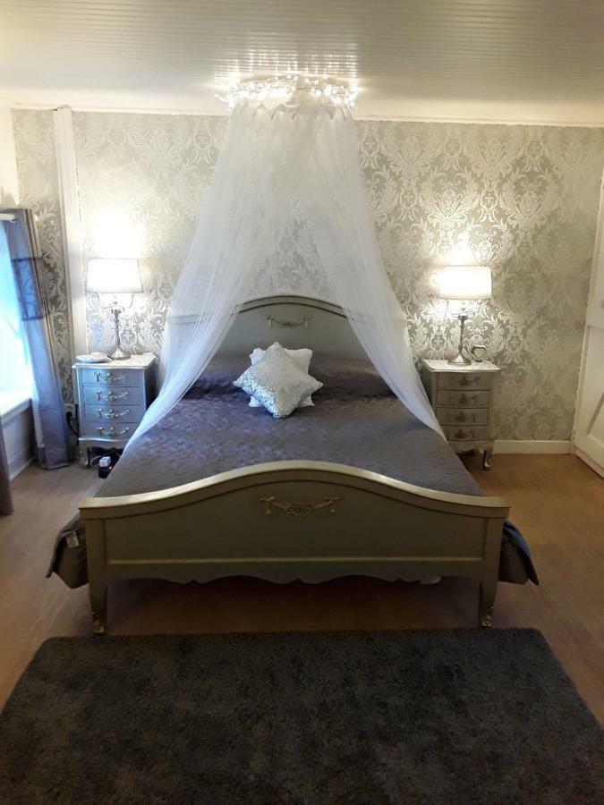 Moulin De La Civiere Bed & Breakfast Kergrist-Moelou Exterior photo
